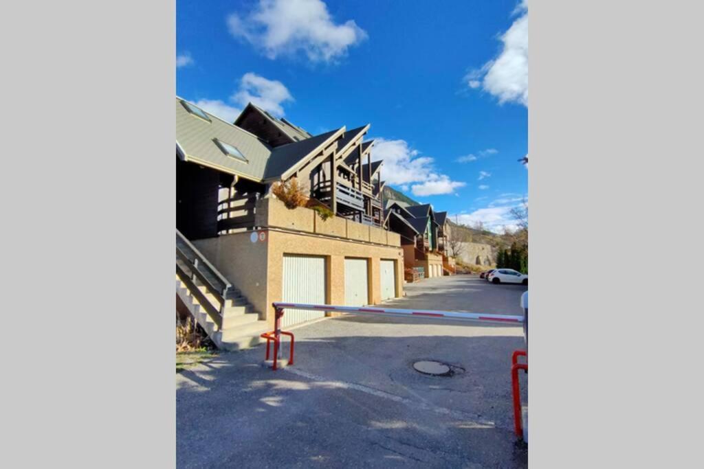 Charmant T2 proche Serre Chevalier Vallée 4 personnes Briançon Extérieur photo
